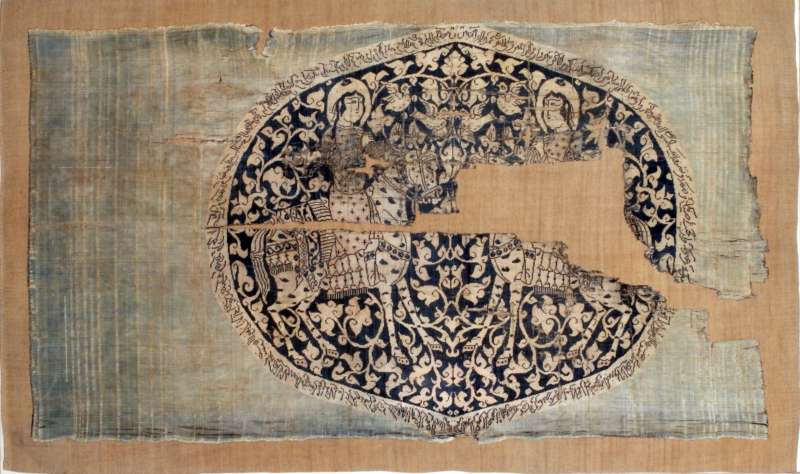 Textile fragment depicting princes at the hunt